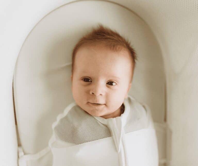 Cradlewise vs SNOO: Which Smart Bassinet is Better?
