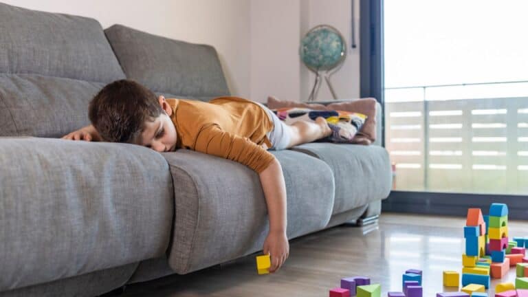 20 Mostly Screen Free Ways to Keep the Kids Entertained This Holiday Seasons