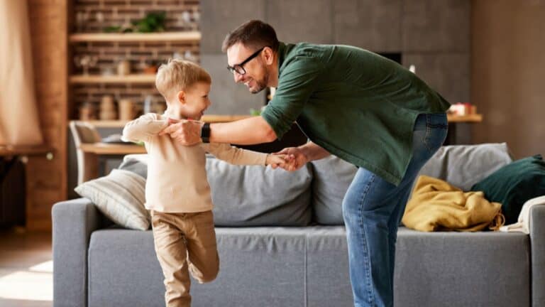Dads Do the Funniest Things: 16 Life Bloopers with Their Kids