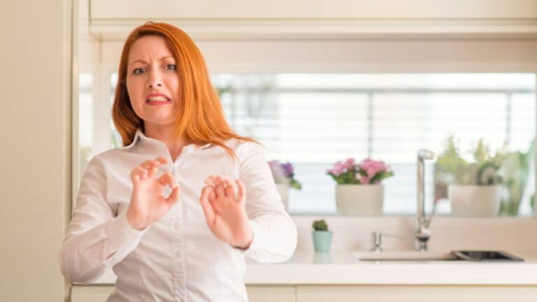 14 Behaviors That Are Naturally Rude