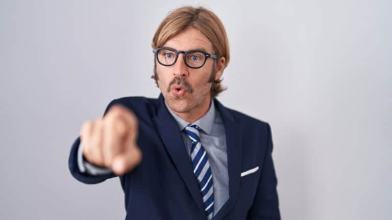 15 Things Selfish People Do Often to Take the Pressure Off Them