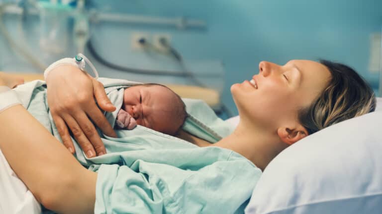 Comfort After Birth: Exploring the 6 Best Postpartum Underwear