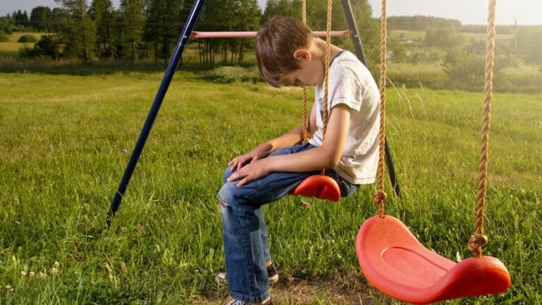 14 Telltale Signs of a Narcissistic Parent