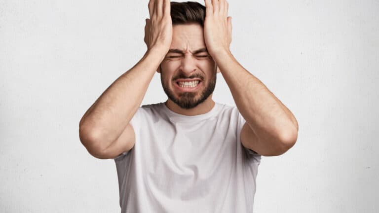 12 Small Things That Annoy the Daylights Out of People