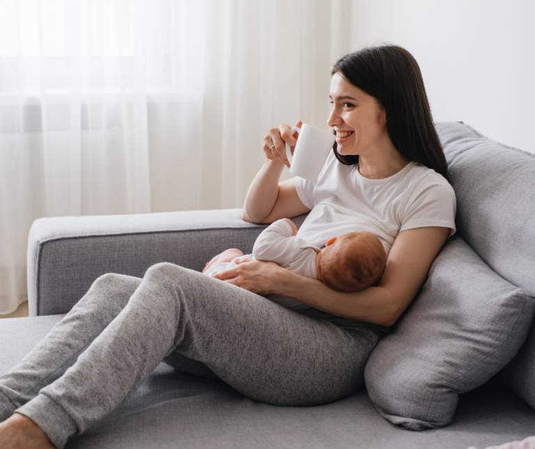 Best Water Bottle for Breastfeeding: Top 5 to Keep Mama Hydrated!