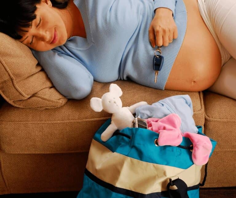 Hospital Bag Checklist – What You Need For The Hospital During COVID