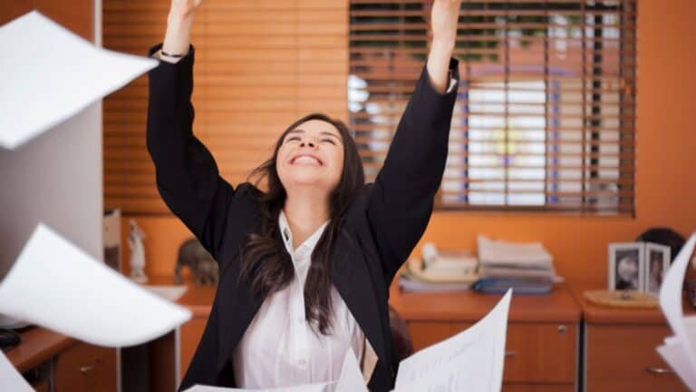 30 Uplifting Friday Quotes to Kickstart the Weekend