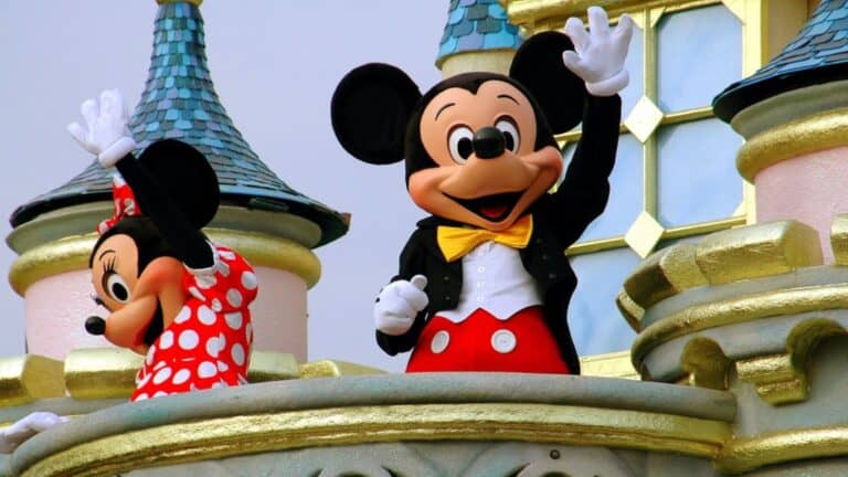 6 Wonderful Ways to Enjoy Disneyland, Even if You’re On a Budget