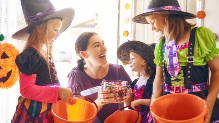 14 Smart Safety Tips That’ll Help Your Kids Have a Great October