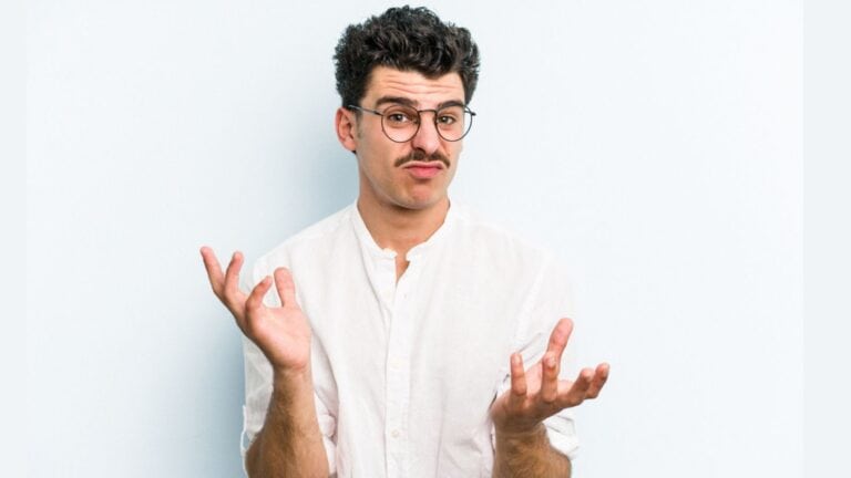 10 Things Men Learned About Women Only After Having a Female Roommate