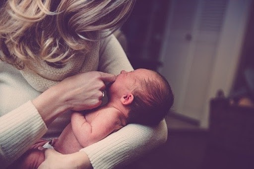 5 SUBTLE SIGNS OF POSTPARTUM DEPRESSION YOU SHOULDN’T IGNORE!